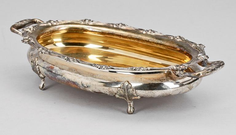 UPPLÄGGNINGSSKÅL, silver, rokokostil, Juv Oscar Bjelke AB, Örebro 1923. Tot vikt ca 490g.