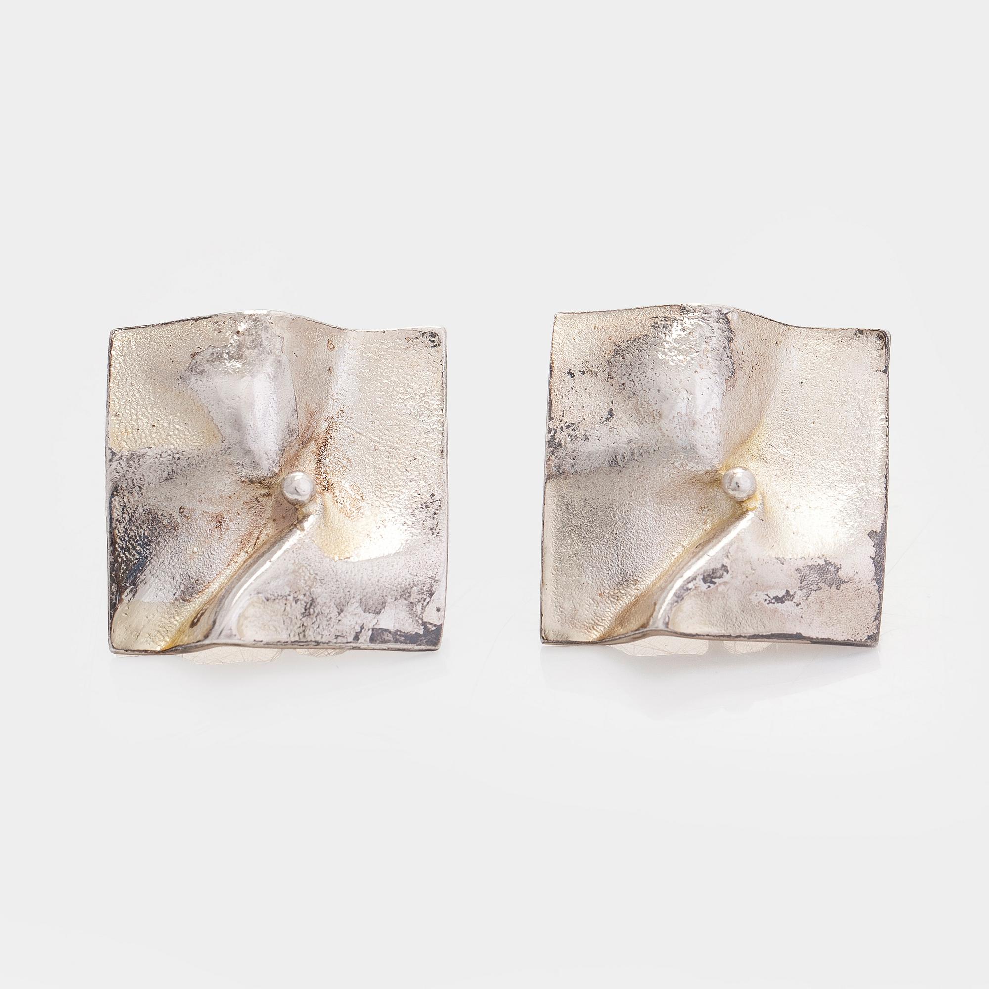 A sterling silver 'Moonbridge' bracelet and a pair of  'Shields' earrings, Lapponia 1974.