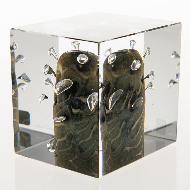 OIVA TOIKKA, AN ANNUAL CUBE, signed Oiva Toikka, Nuutajärvi 1979, numbered 872/2000.