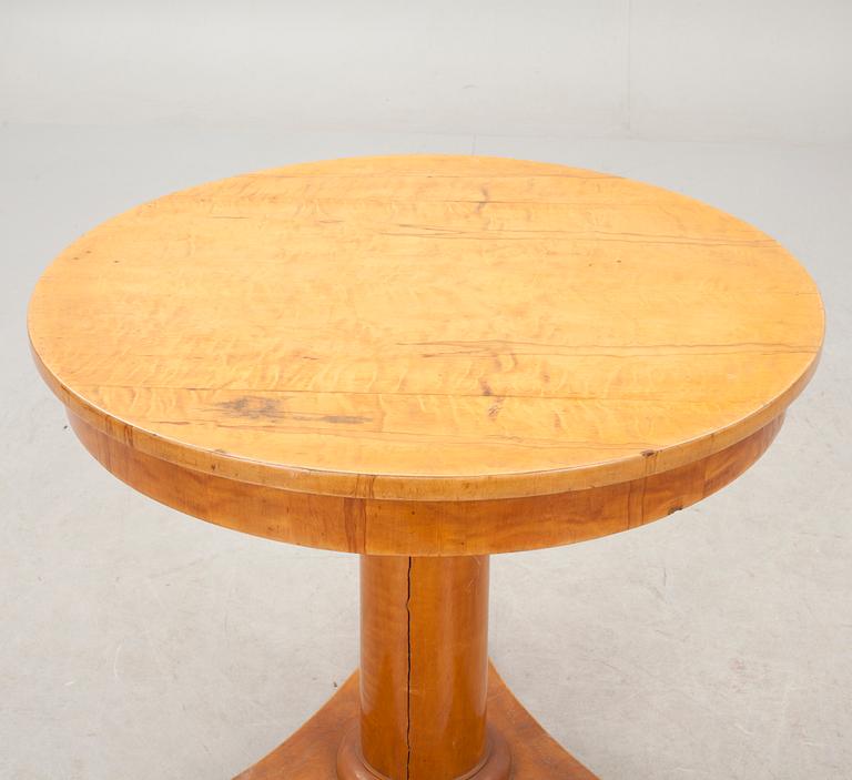 BORD. Karl Johan, 1800-talets första hälft.