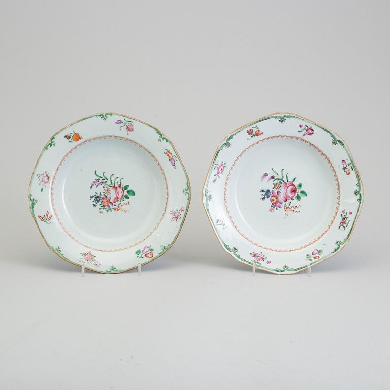 A pair of famille rose export porcelain soup dishes, Qing dynasty, Qianlong (1736-95).