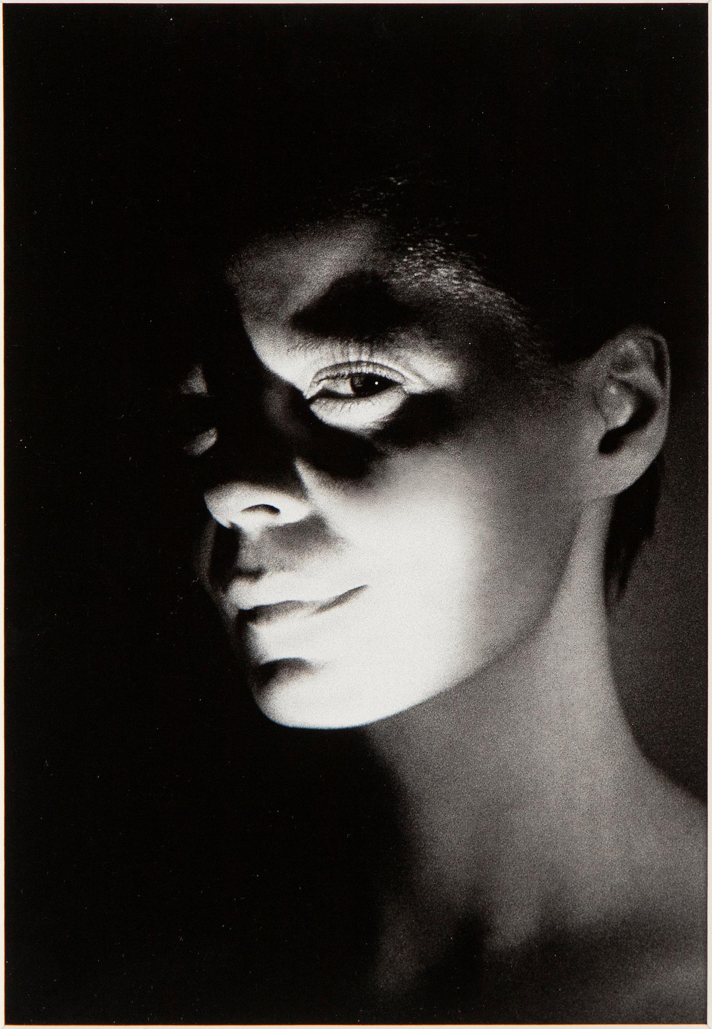 EVA KLASSON, fotografi signerad och daterad a tergo.