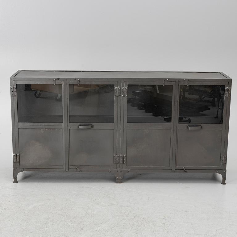 Sideboard, Manzana.