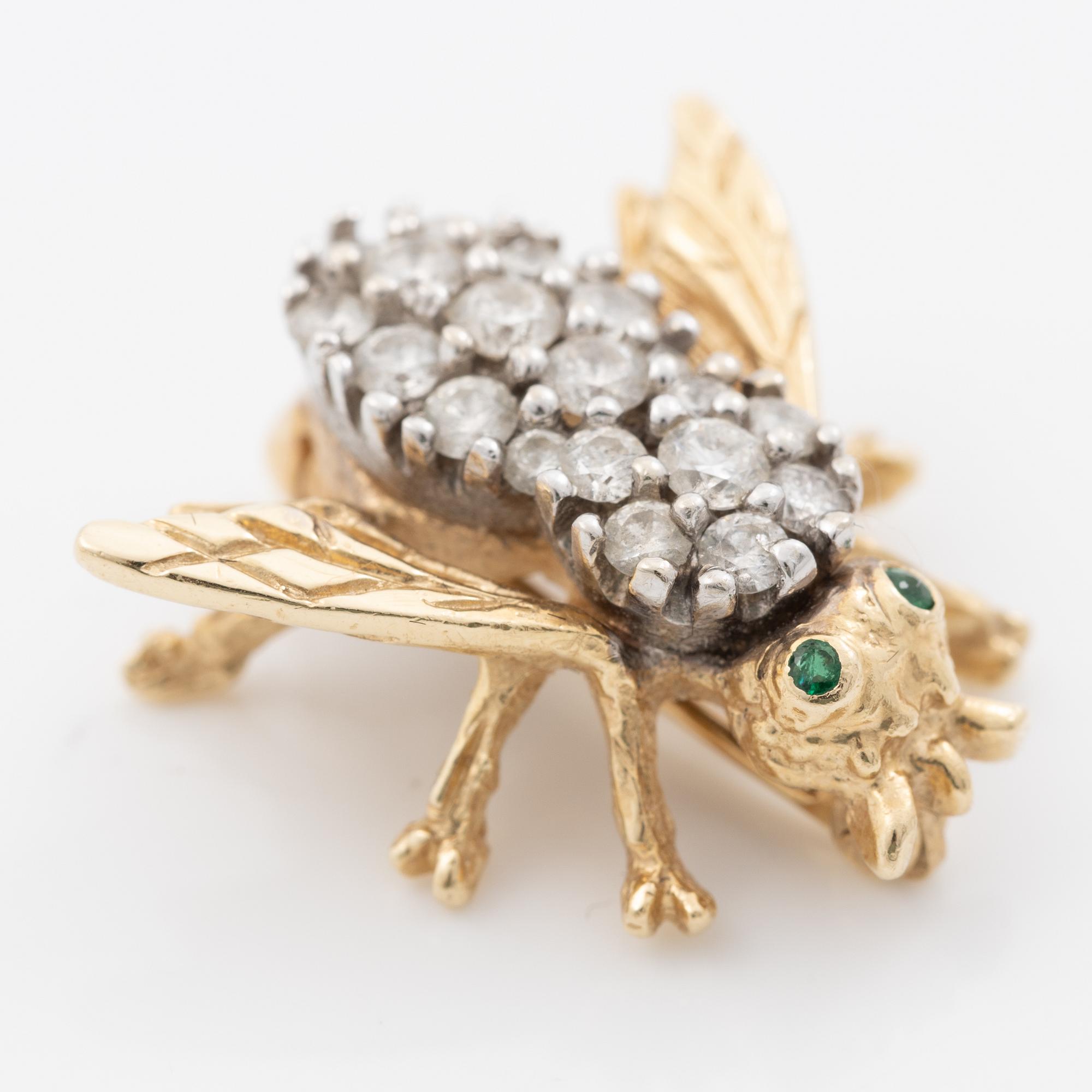 Brooch in the form of a bee, 14K gold with brilliant-cut diamonds.