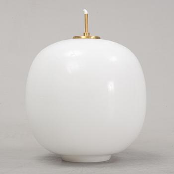 Wilhelm Lauritzen, taklampa "VL45 Radiohus Pendant" för Louis Poulsen.