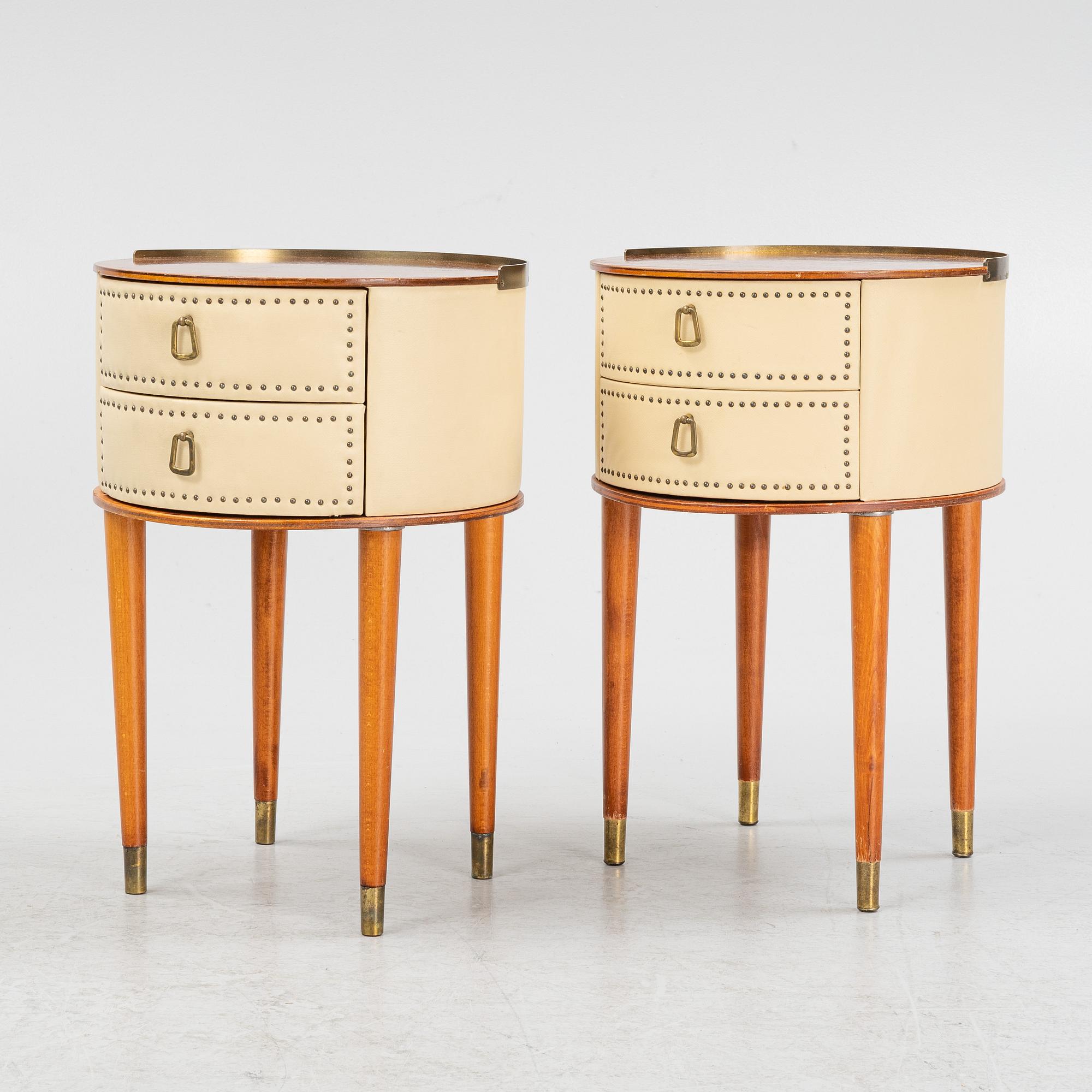 Sängbord, ett par, Halvdan Petterssons Möbelfabrik, Tibro, 1900-talets mitt.