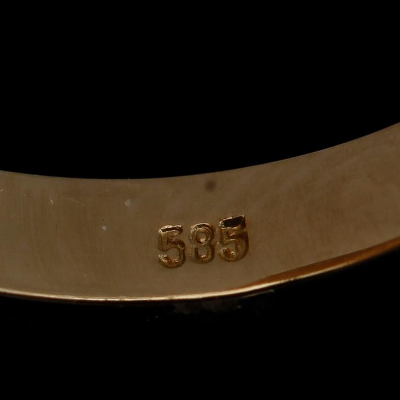 RING, 14K guld, solitär briljantslipad diamant ca 0.73 ct.