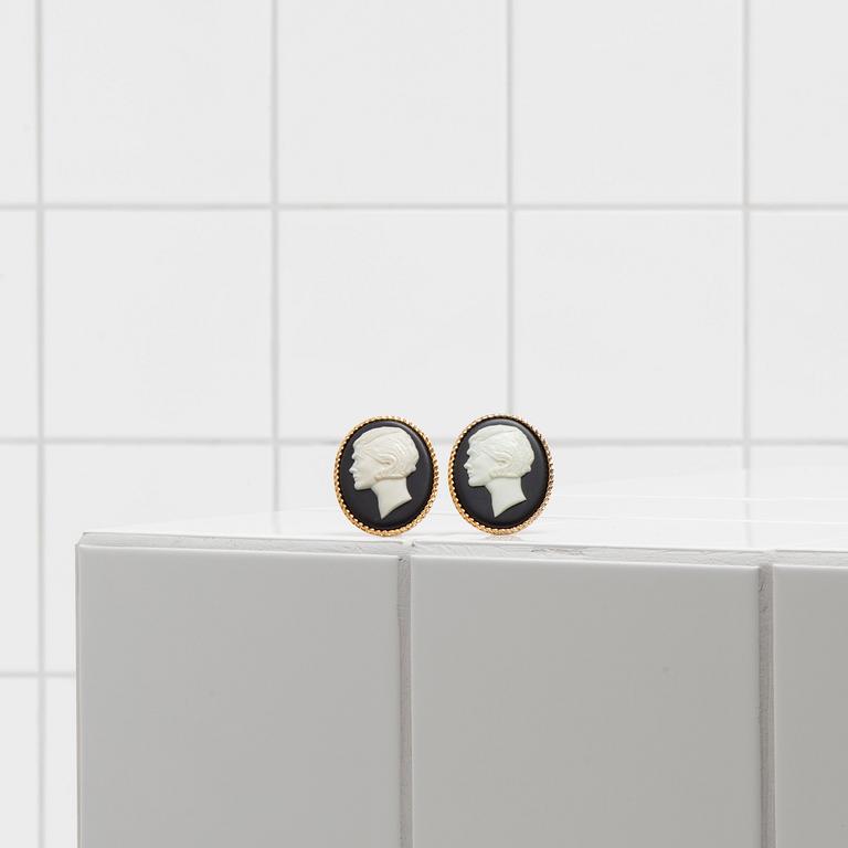 ÖRHÄNGEN, Chanel.
