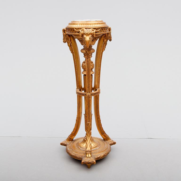 PIEDESTAL, empirestil, omkring 1900.