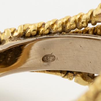 Ring 18K gold with eight-cut diamonds.