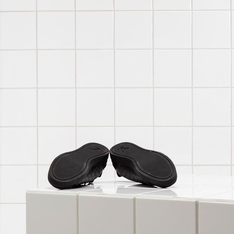 SNEAKERS, Louis Vuitton, storlek 35.