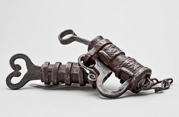 BULTLÅS, 2 st, järn, troligen 1600/1700-tal.