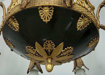 TAKKRONA, empirestil, tidigt 1900-tal. Tot. höjd 95.