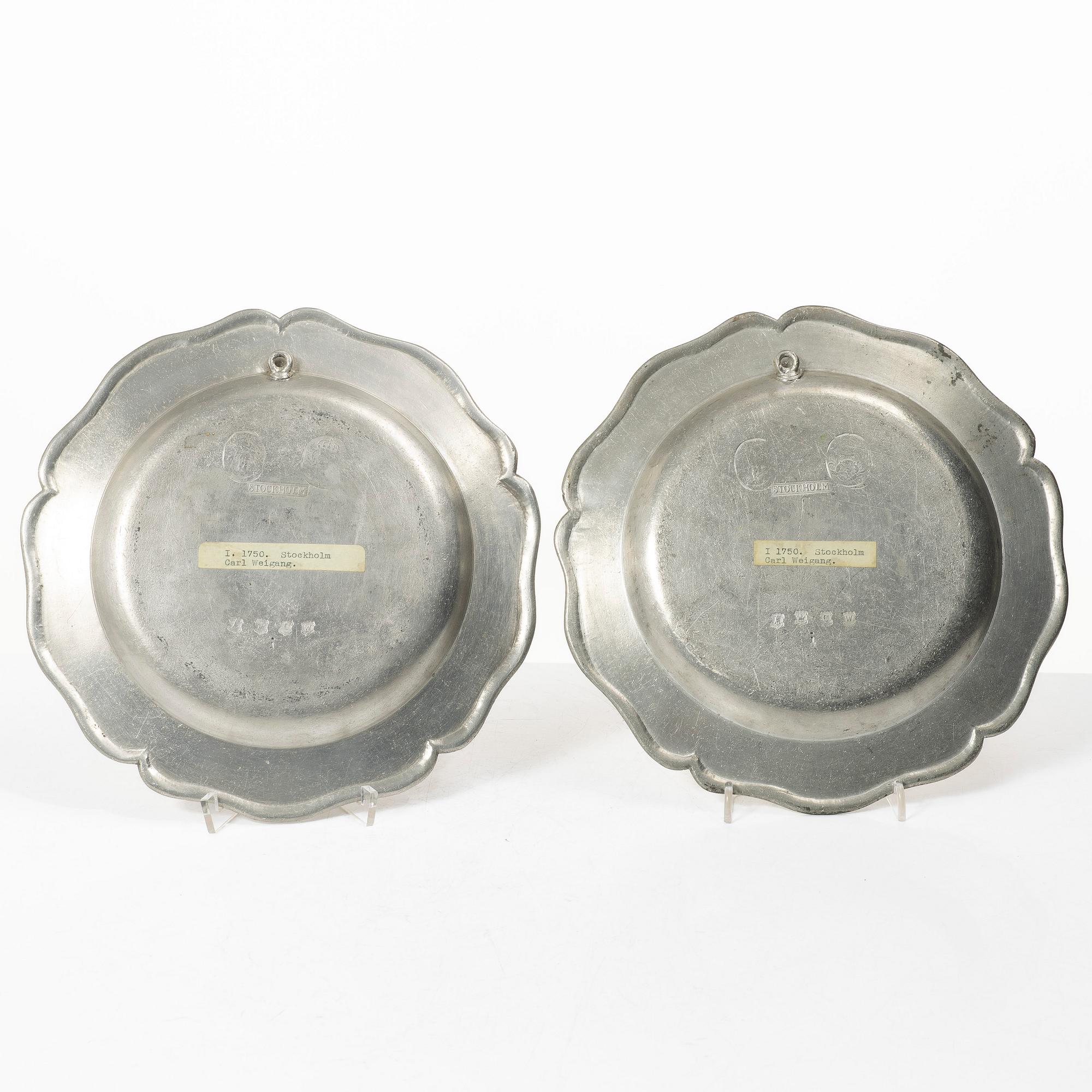 Plates, a pair by Carl Weigang, Stockholm, 1750.