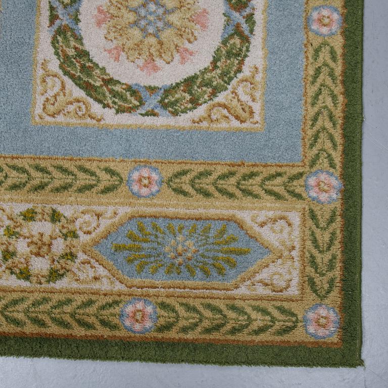 Matta, maskinvävd, Europa, ca 304 x 198 cm.