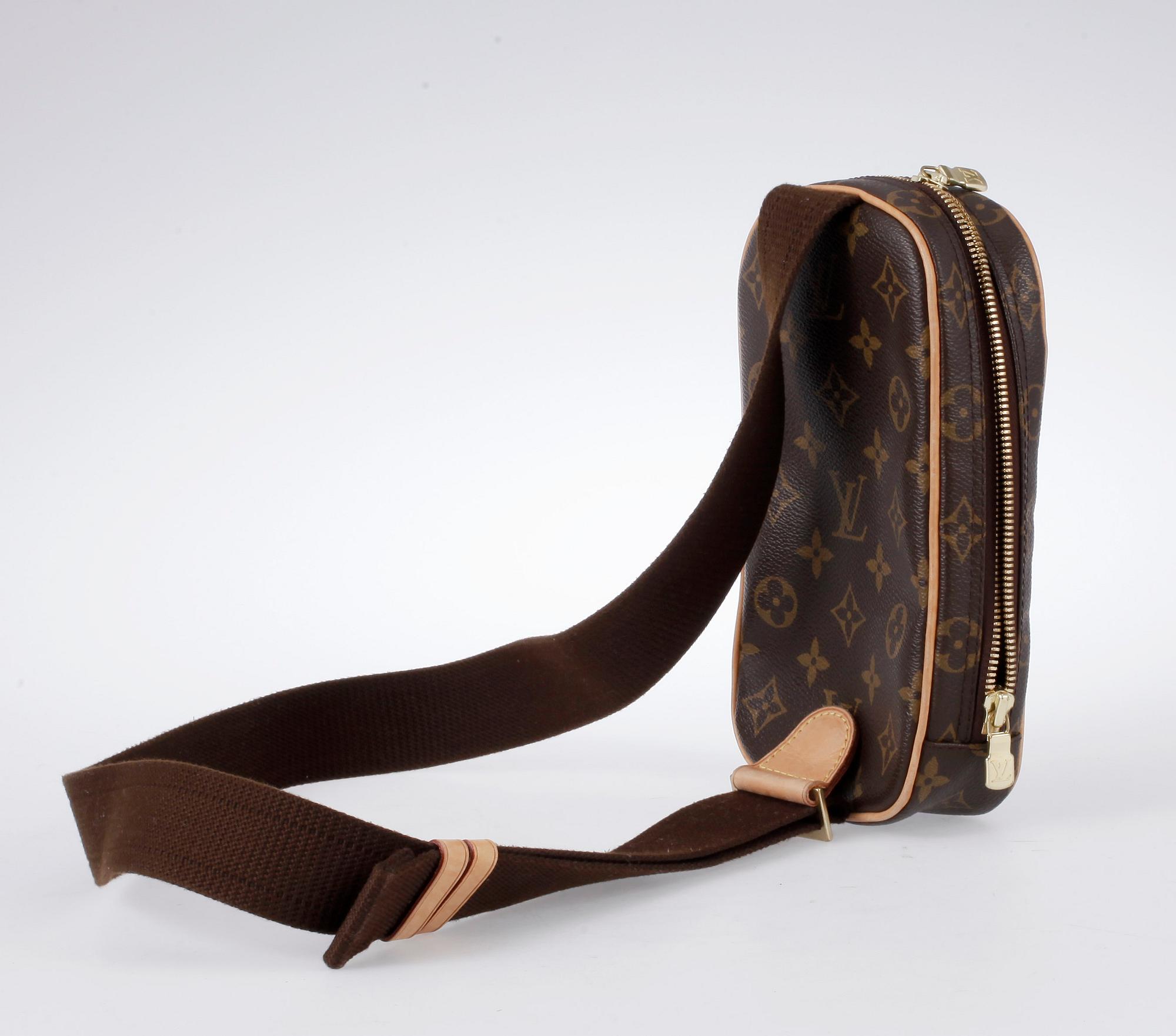 VÄSKA, Louis Vuitton, Pochette Gange.