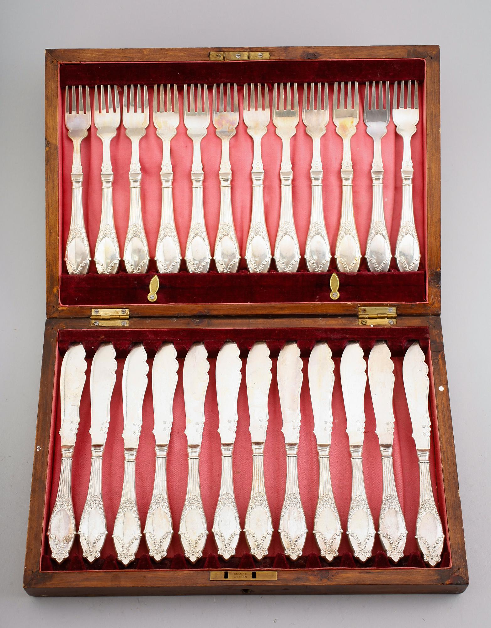 FISKBESTICK, 24 delar, nysilver, Danmark, 1900-talets förta hälft.