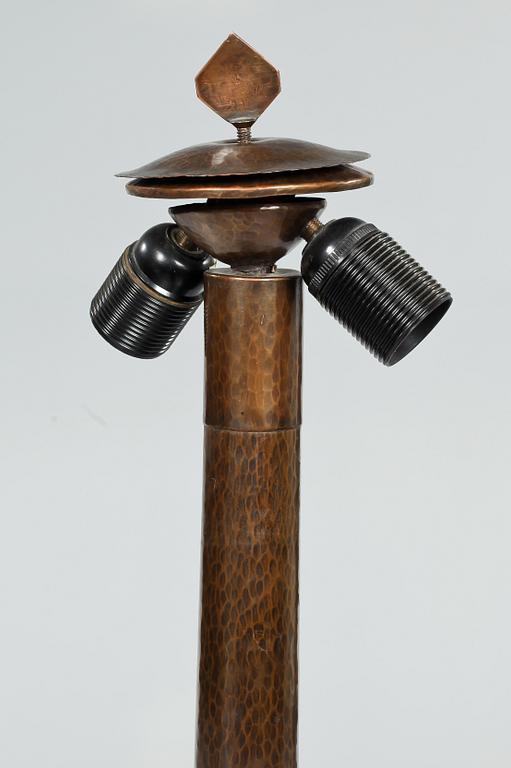 GOLVLAMPA, jugend, 1900-talets första del.