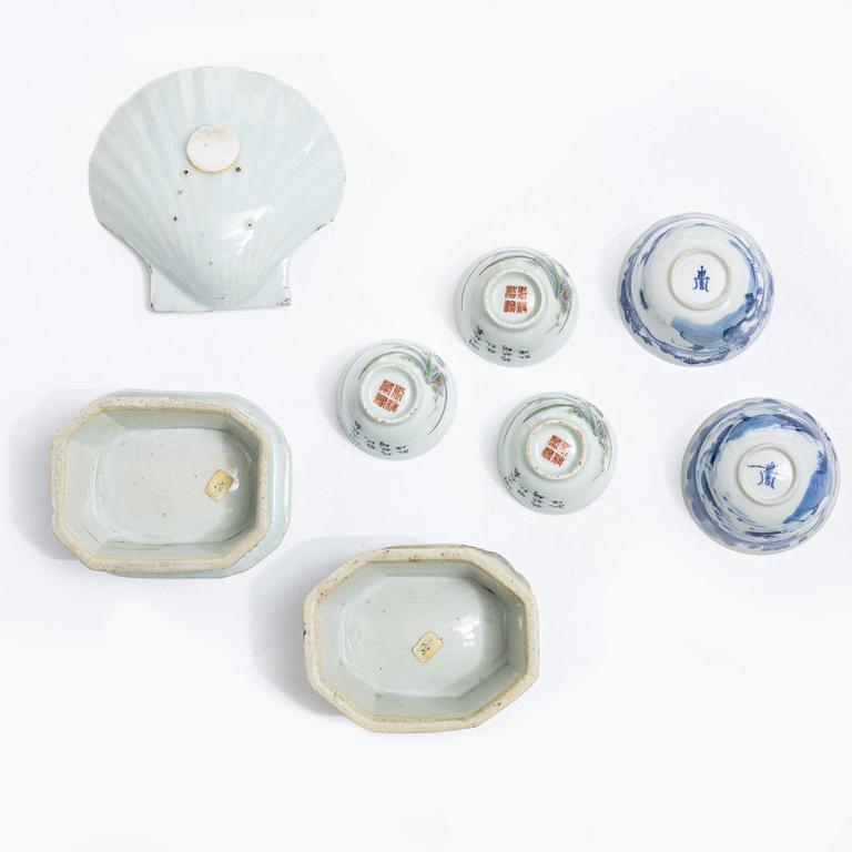 A group lot of Chinese porcelain, Qing dynasty 18/20th century.