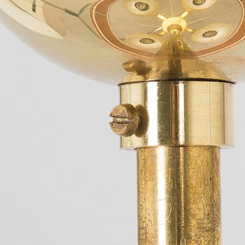 Paavo Tynell, kattovalaisin, malli 1359/4 Taito 1900-luvun puoliväli.