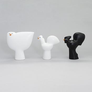 Howard Smith, figuriineja, 3 kpl, keramiikkaa, sarjasta Parvi, Arabia 1900-luvun loppu.