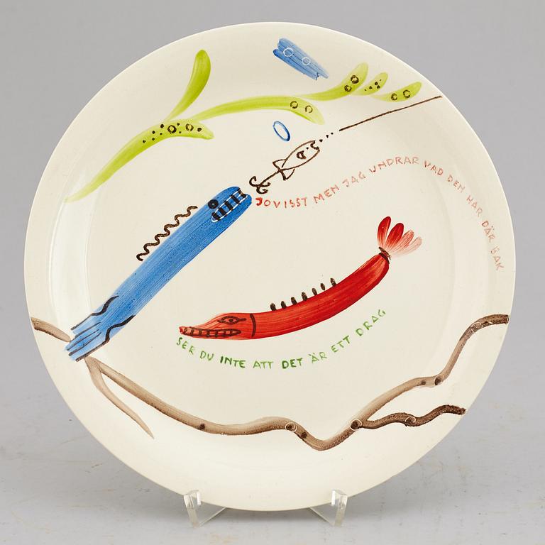 STIG LINDBERG, A set of 12 "Löja" creamware plates, Gustavsberg, Sweden.