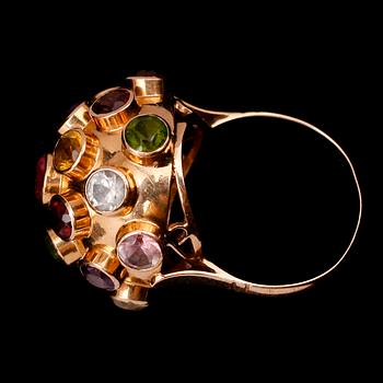 RING, 18 k guld, med akvamariner och andra ädelstenar. Tot vikt 6 g.
