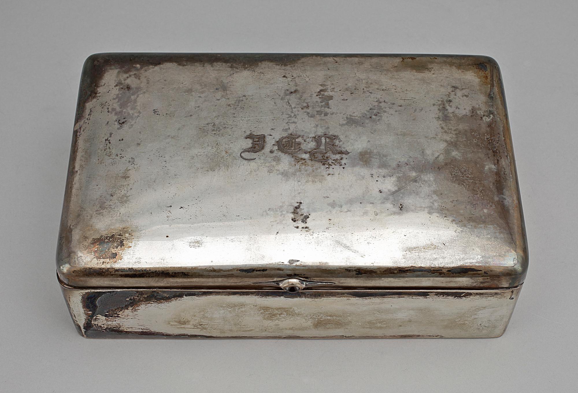 SKRIN, silver, C A Kjernås Eftr, Göteborg, 1917. Tot vikt ca 1844g.
