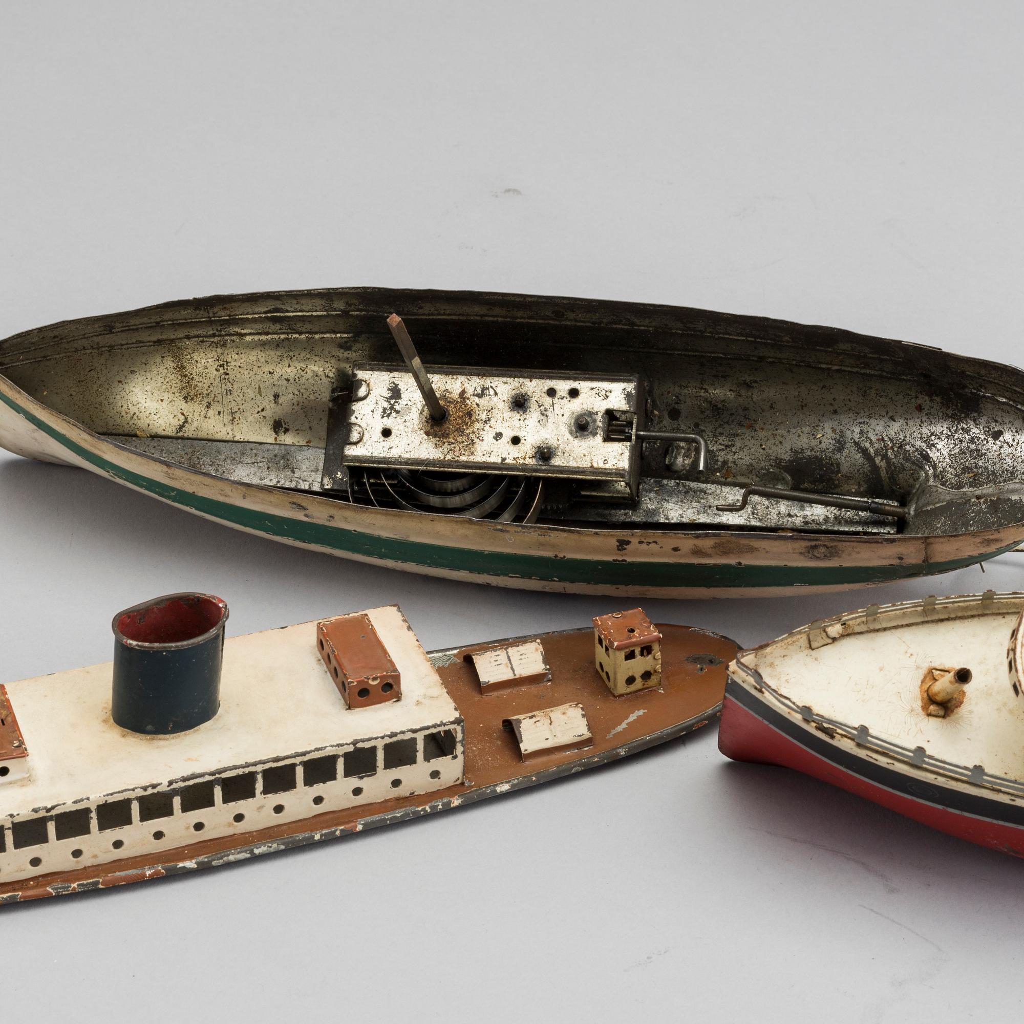 LEKSAKSBÅTAR, 2 st, plåt, Fleischmann, Tyskland 1930-tal.