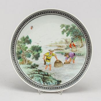 A Chinese famille rose dish, second half of the 20th century.