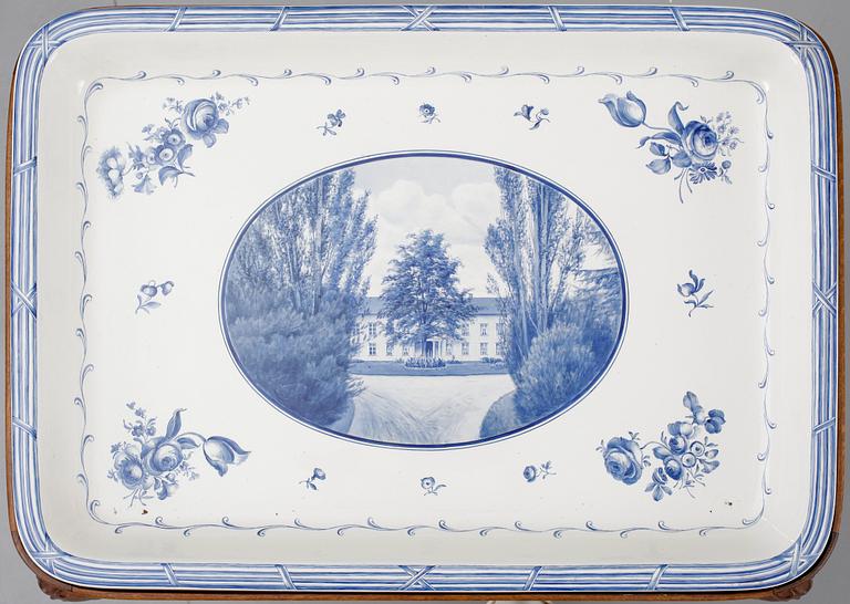 TEBORD MED PORSLINSBRICKA, senbarockstil, Rörstrand, monogramsign Emma Lindberg o dat 1916.