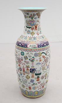 GOLVVAS, porslin, Kina, 1800/1900-tal.