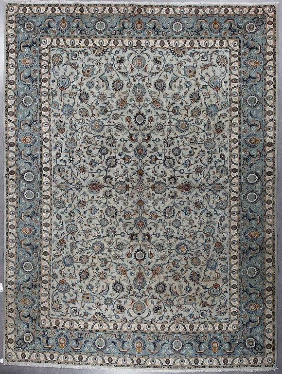 MATTA, old Keshan. Ca 394 x 295 cm.