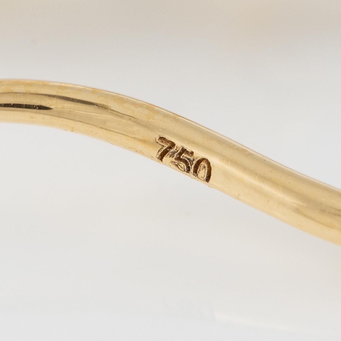 Örhängen 18K guld med odlade pärlor och briljantslipade diamanter.