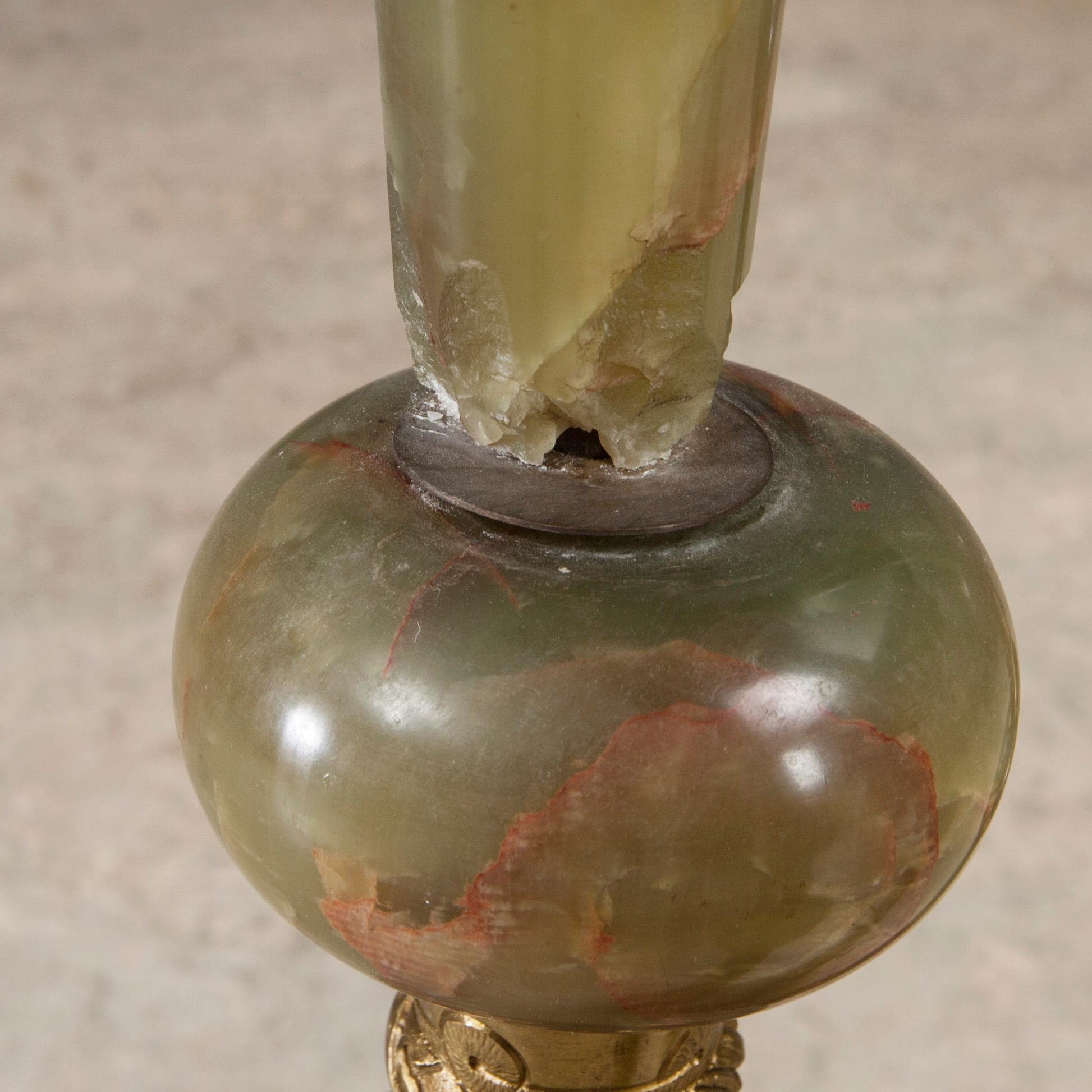 PIEDESTAL, marmor och bronsbeslag, 1900-talets slut.