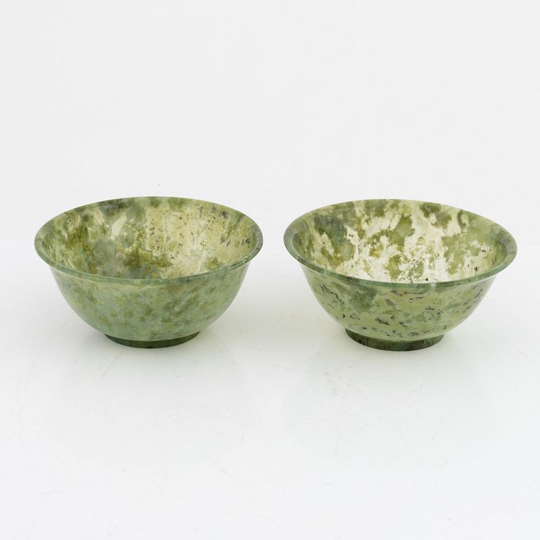 Two moss agate bowl, China, 20th century.