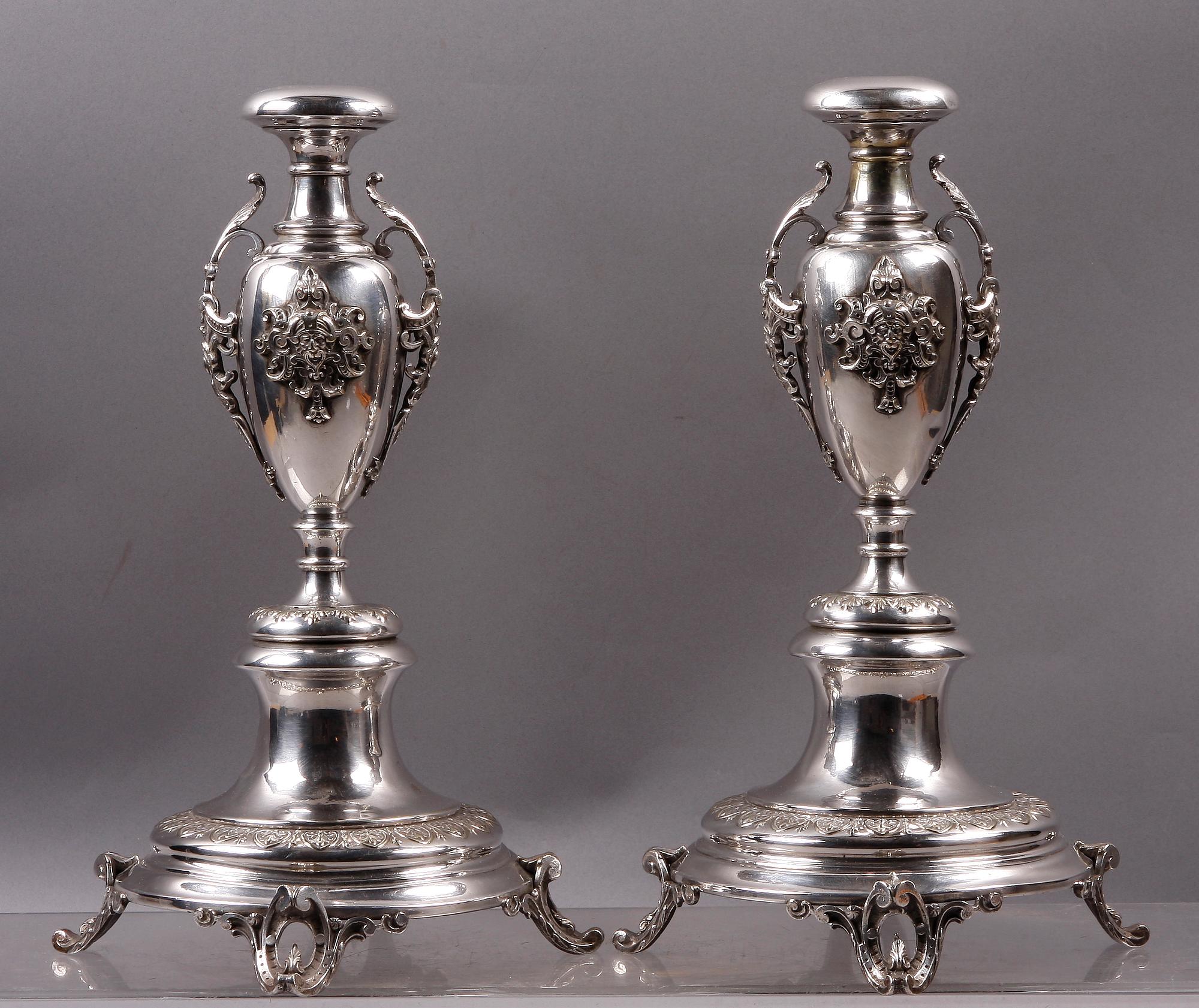 LJUSSTAKAR, ett par, nysilver, nyrenässans, 1800-talet andra hälft.
