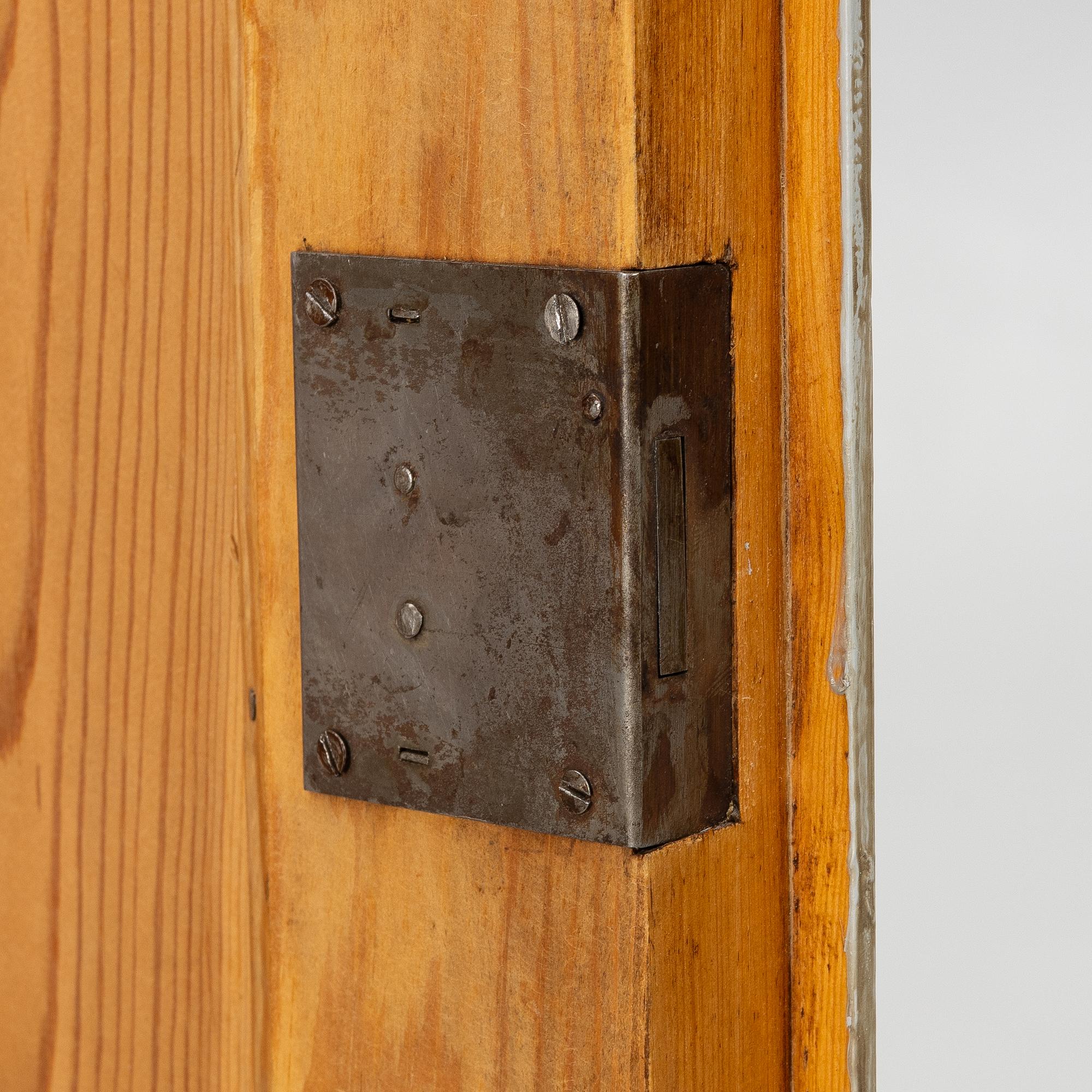 A display cabinet, early 20th century.