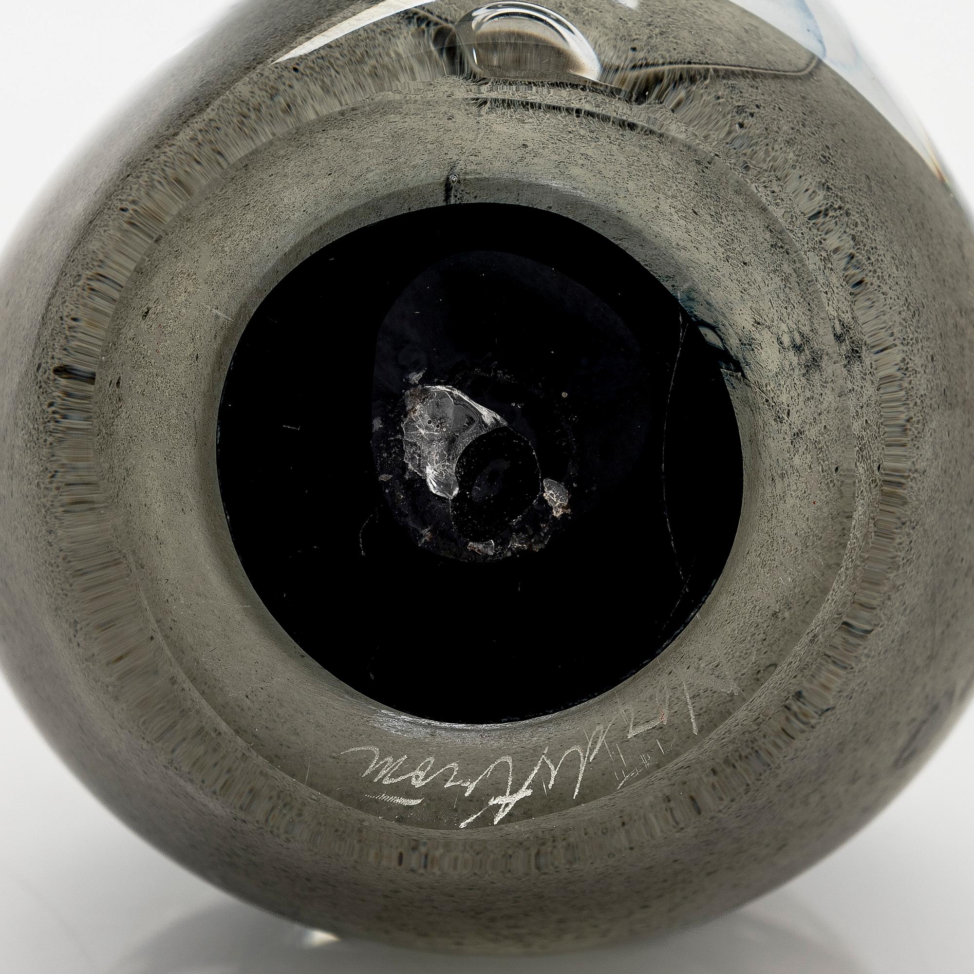 Tiina Nordström, konstglas, signerad Tiina Nordström, Iittala 1991.