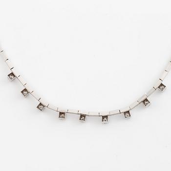 18K white gold and brilliant cut diamond necklace.