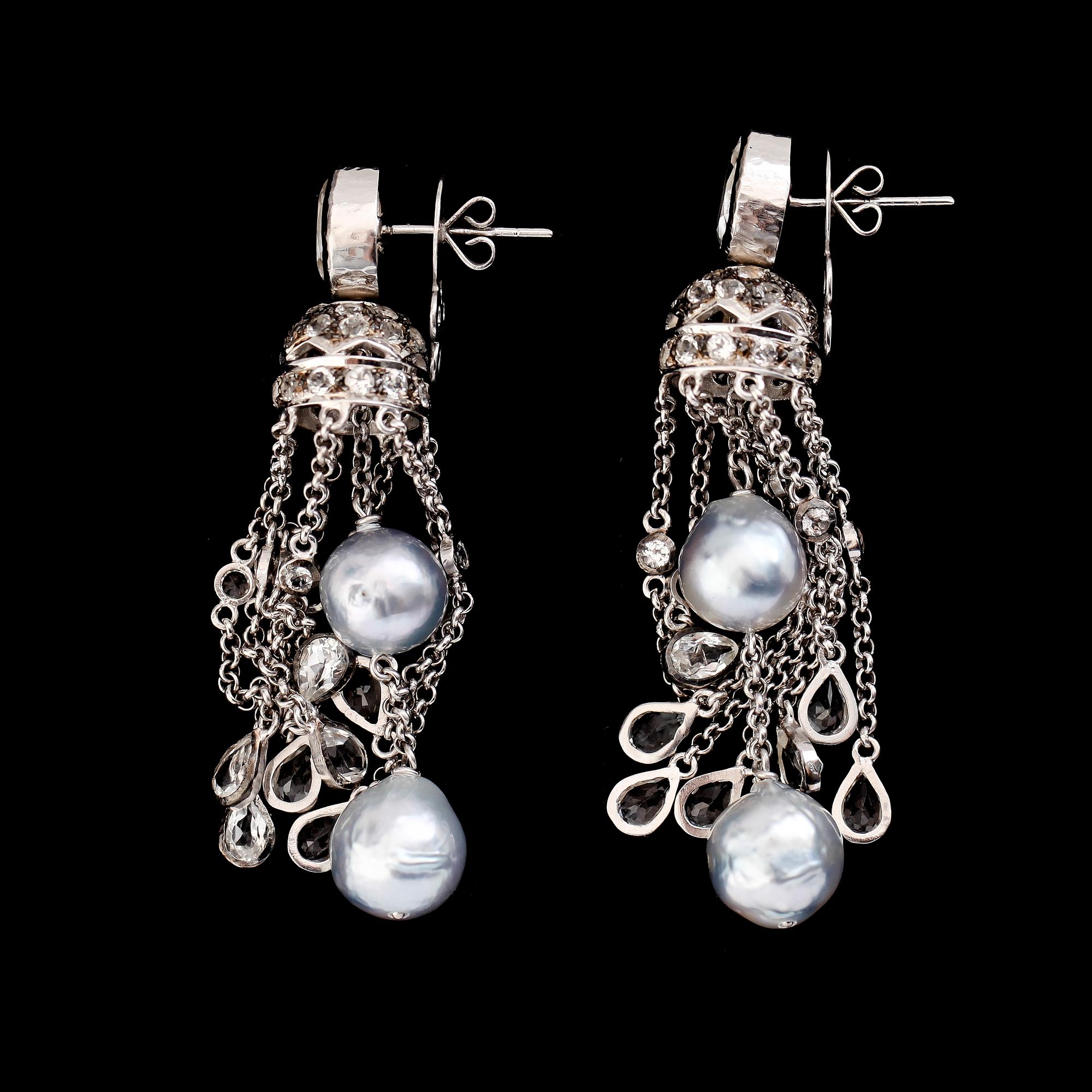 ÖRHÄNGEN, 1 par, sterlingsilver, south sea pärlor, vita topaser.