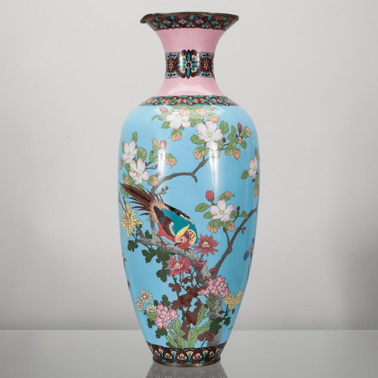 URNA, cloisonné emalj, Japan ca 1900.