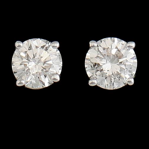 ÖRHÄNGEN, 1 par, 14 k vitguld, briljantslipade diamanter tot ca 0.33 ct. Vikt ca 0,5 g.