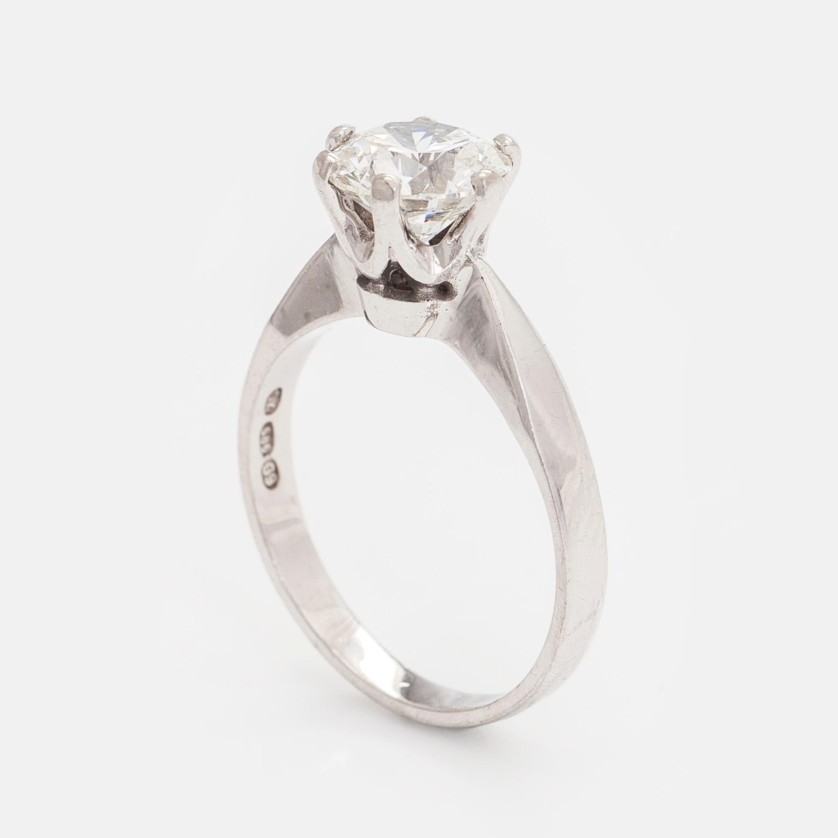 Ring, briljantslipad diamant, 14K vitguld, Kallion Korupaja, Helsingfors 2008.