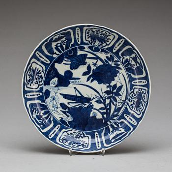 SKÅLFAT porslin. Kraak-stil, Kina 1800-tal.