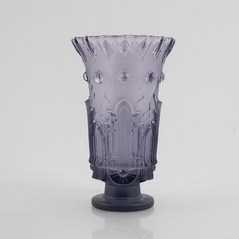 Edvin Ollers, a "EOL", nr. 20 glass vase, Elme Glasbruk, 1928-30.