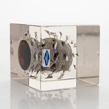 Oiva Toikka, vuosikuutio, signeerattu Oiva Toikka, Nuutajärvi 1979, numeroitu 122/1000.