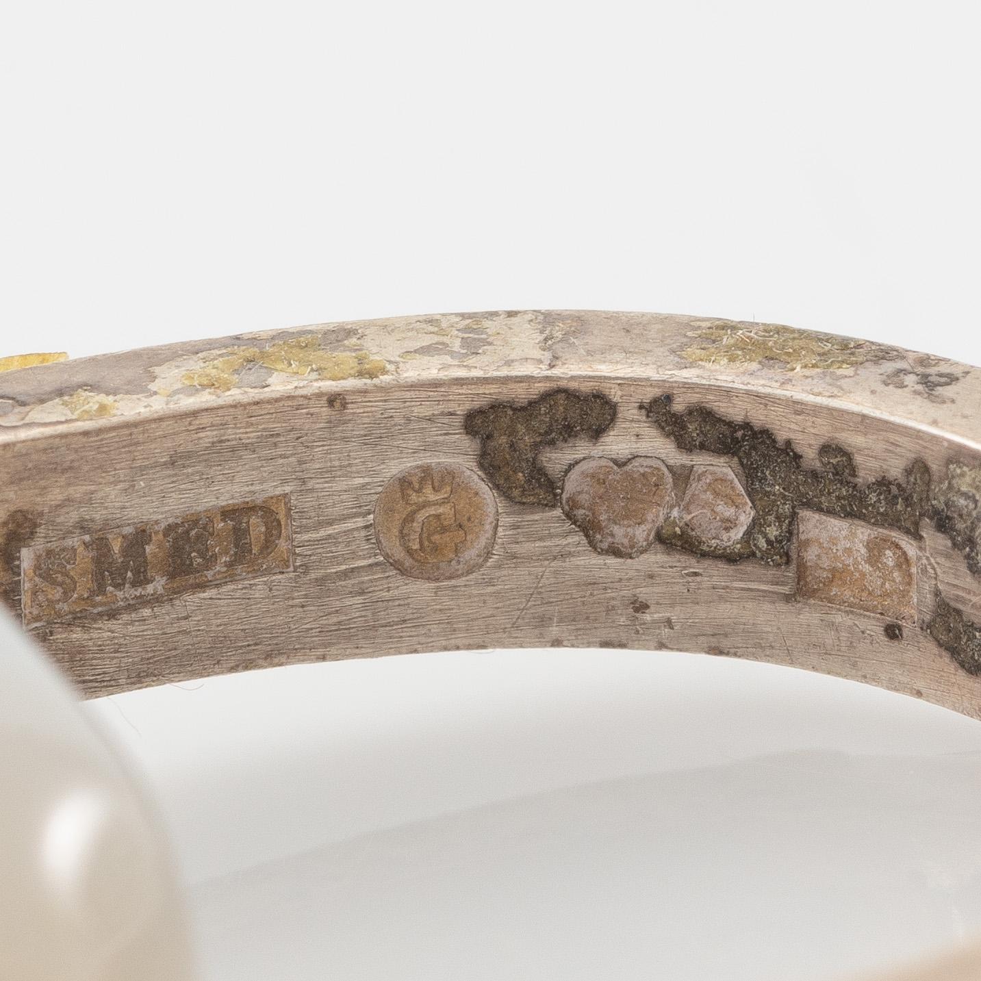 Lars Arby, fem ringar, silver, en med agat.