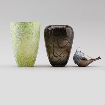 VASER, 2 st samt FIGUR, glas, 1900-talets andra hälft.