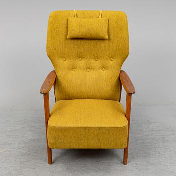 A 1950's easy chair.